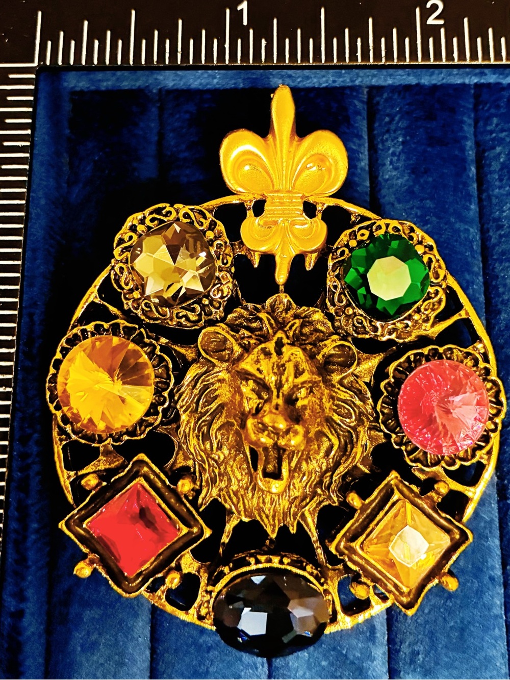 Lion Head Fleur De Lis Brooch Pin Multicolor Rhinestone Gold Tone